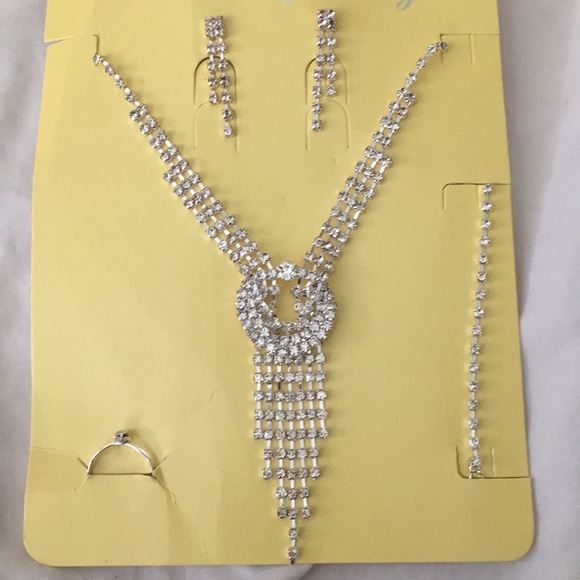Jewelry - Jewelry Set